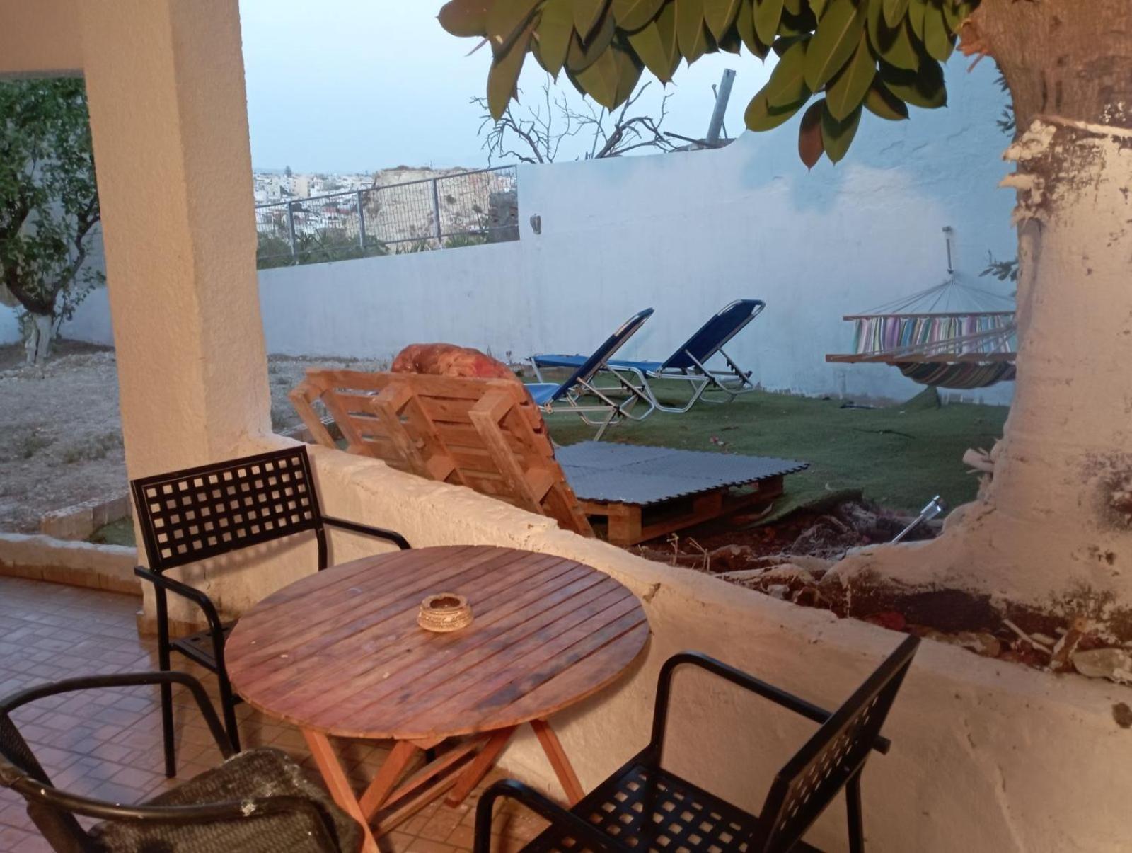 Bibliotheque Vintage Studio & Easy Garden Heraklion Exteriör bild